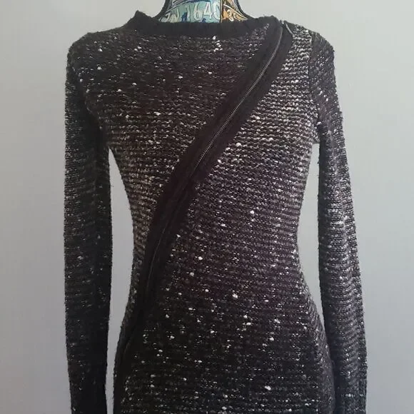 BCBGMaxazria Sweater!🖤🤎🤍   - Picture 2 of 9